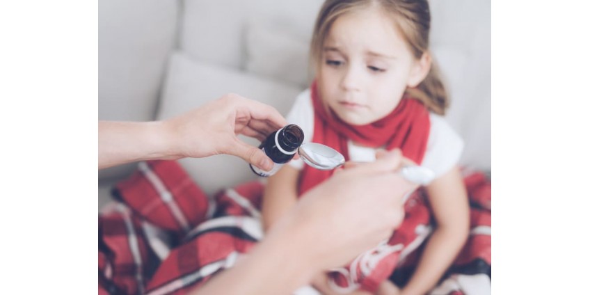 Как правильно давать детский сироп от кашля: дозировка и рекомендации